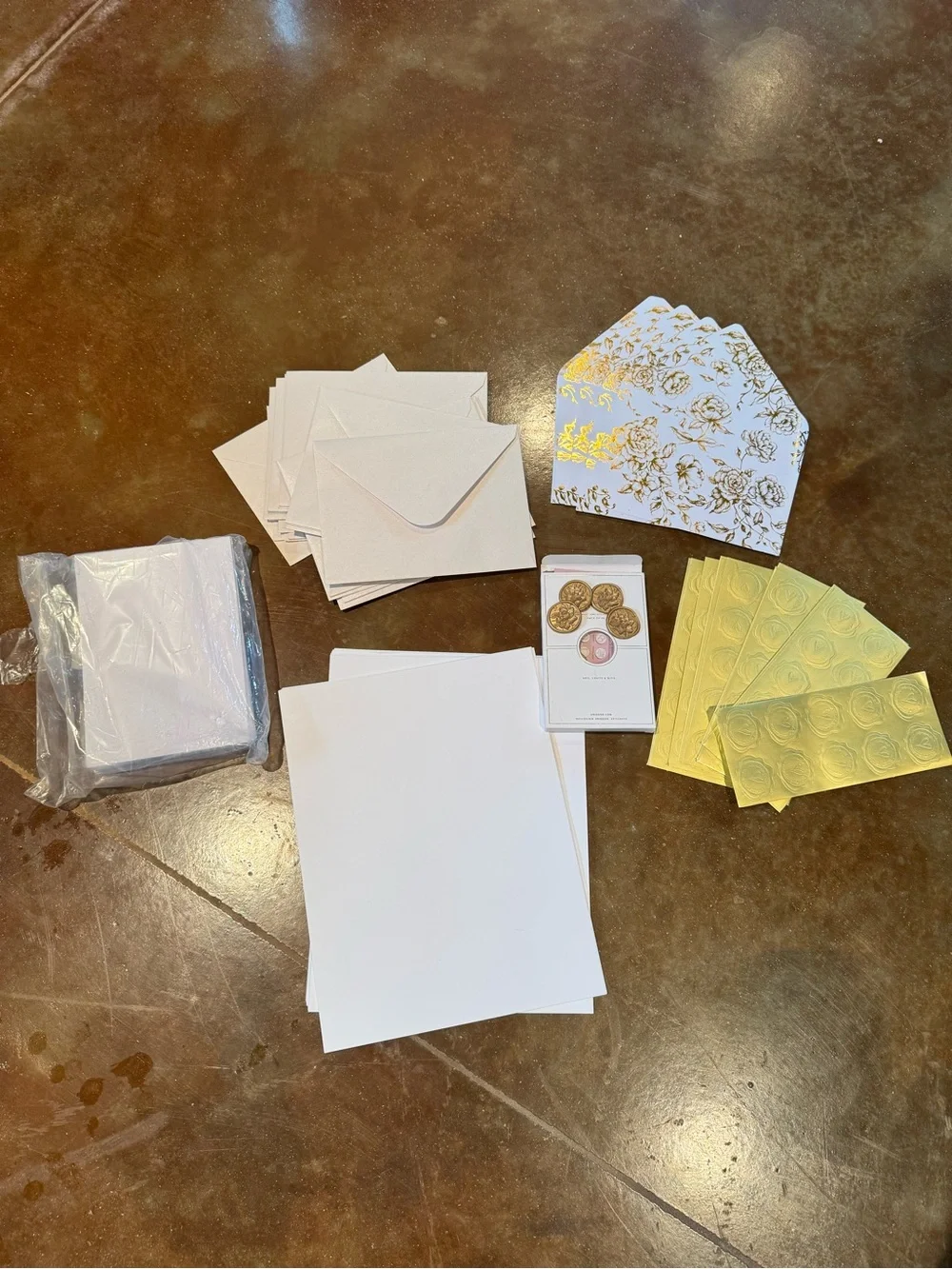 Gold & White Floral Invitation Card Supples with Gold Seals Wedding/Bridal Showe